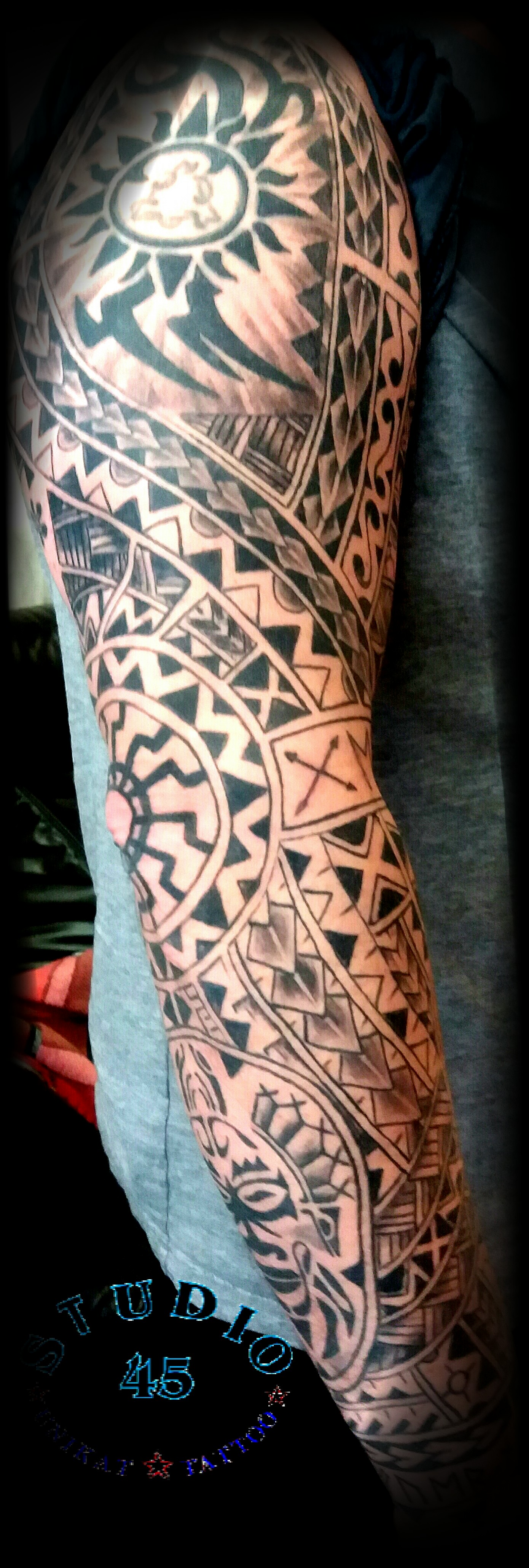 MAORI Spezial Free Hand Work kompletter Arm Tattoo Recklinghausen STUDIO 45